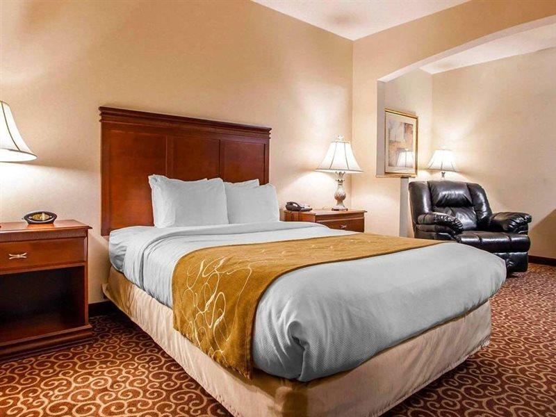 Comfort Suites East Brunswick - South River Екстер'єр фото