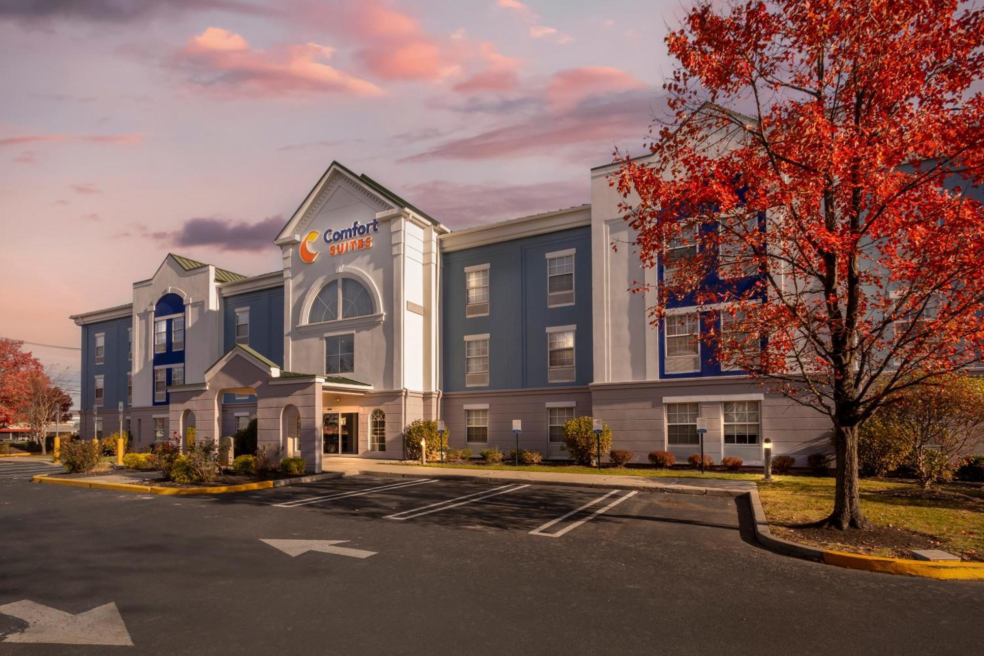 Comfort Suites East Brunswick - South River Екстер'єр фото