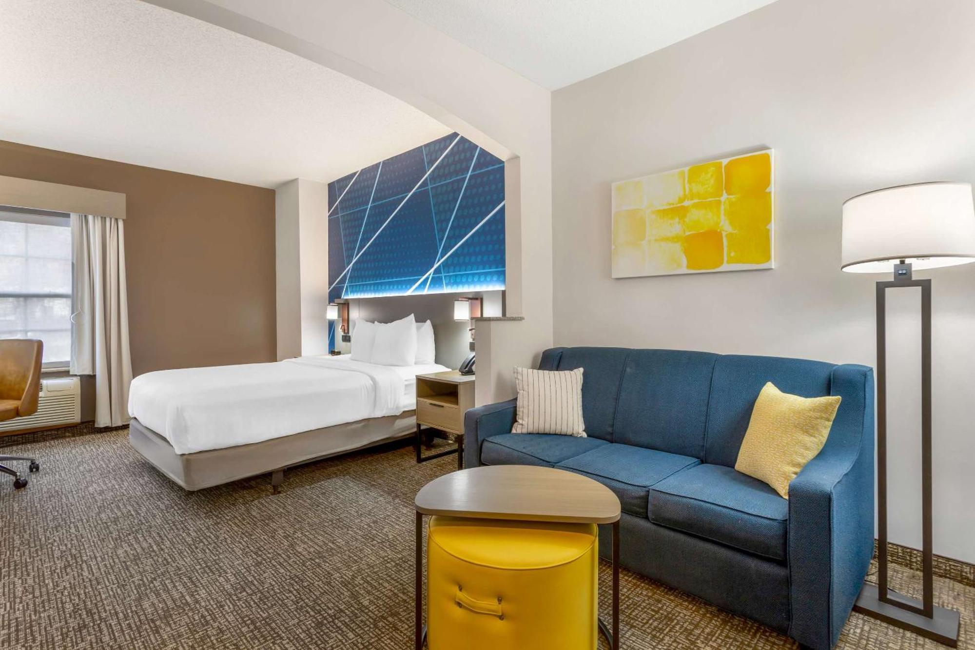 Comfort Suites East Brunswick - South River Екстер'єр фото