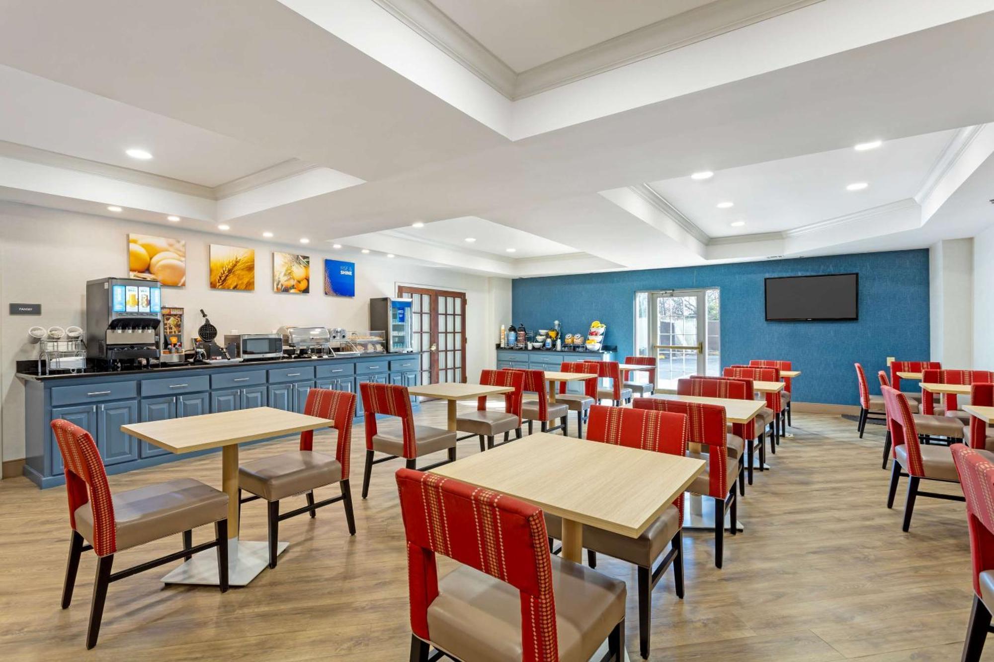 Comfort Suites East Brunswick - South River Екстер'єр фото