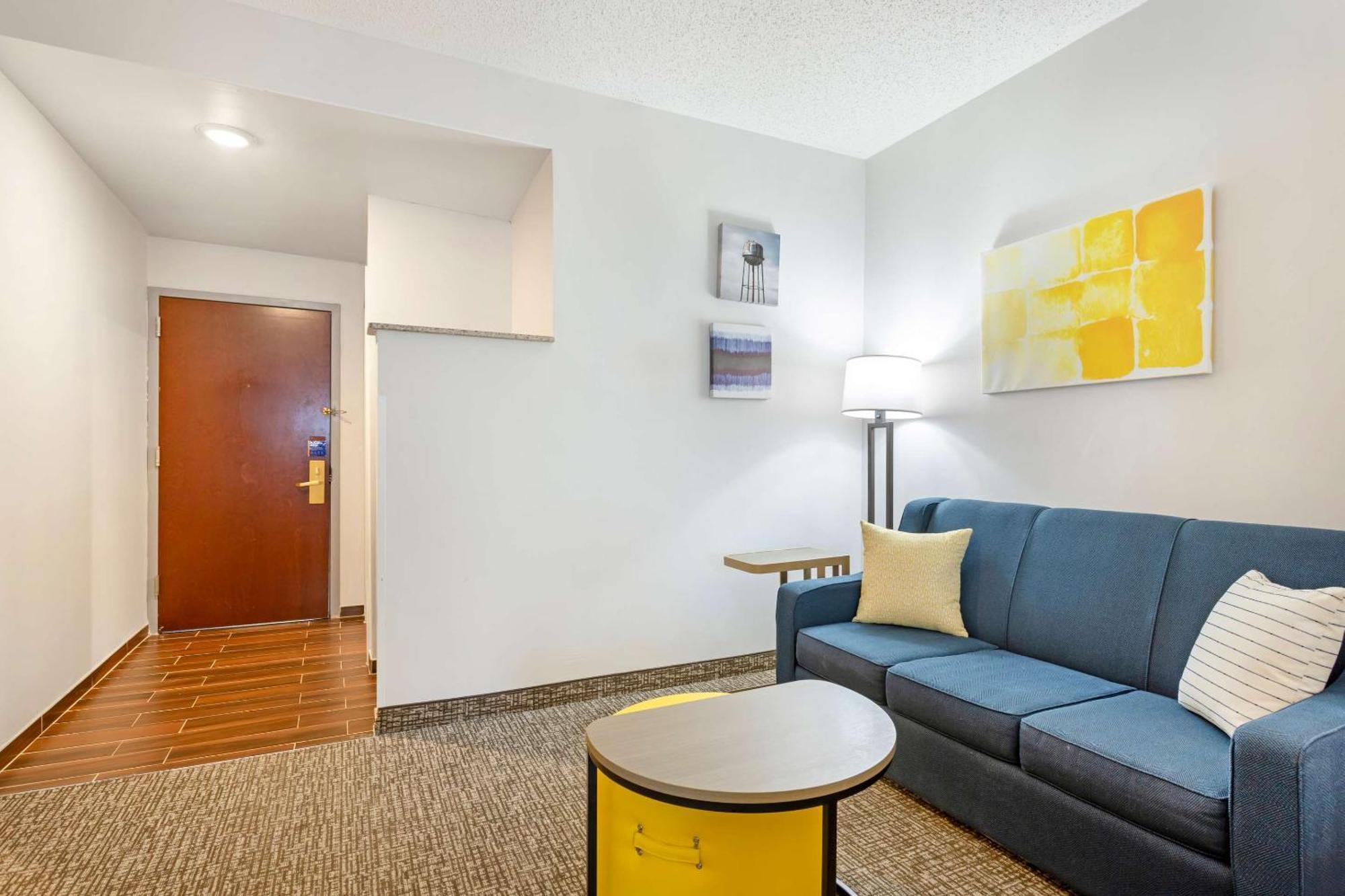 Comfort Suites East Brunswick - South River Екстер'єр фото