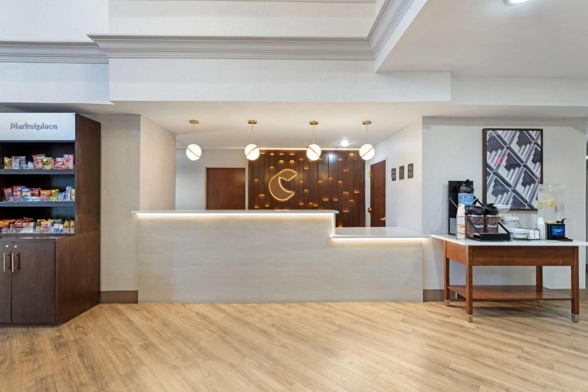 Comfort Suites East Brunswick - South River Екстер'єр фото