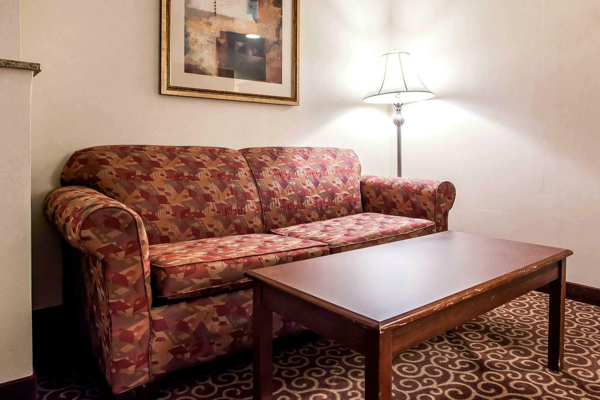 Comfort Suites East Brunswick - South River Екстер'єр фото