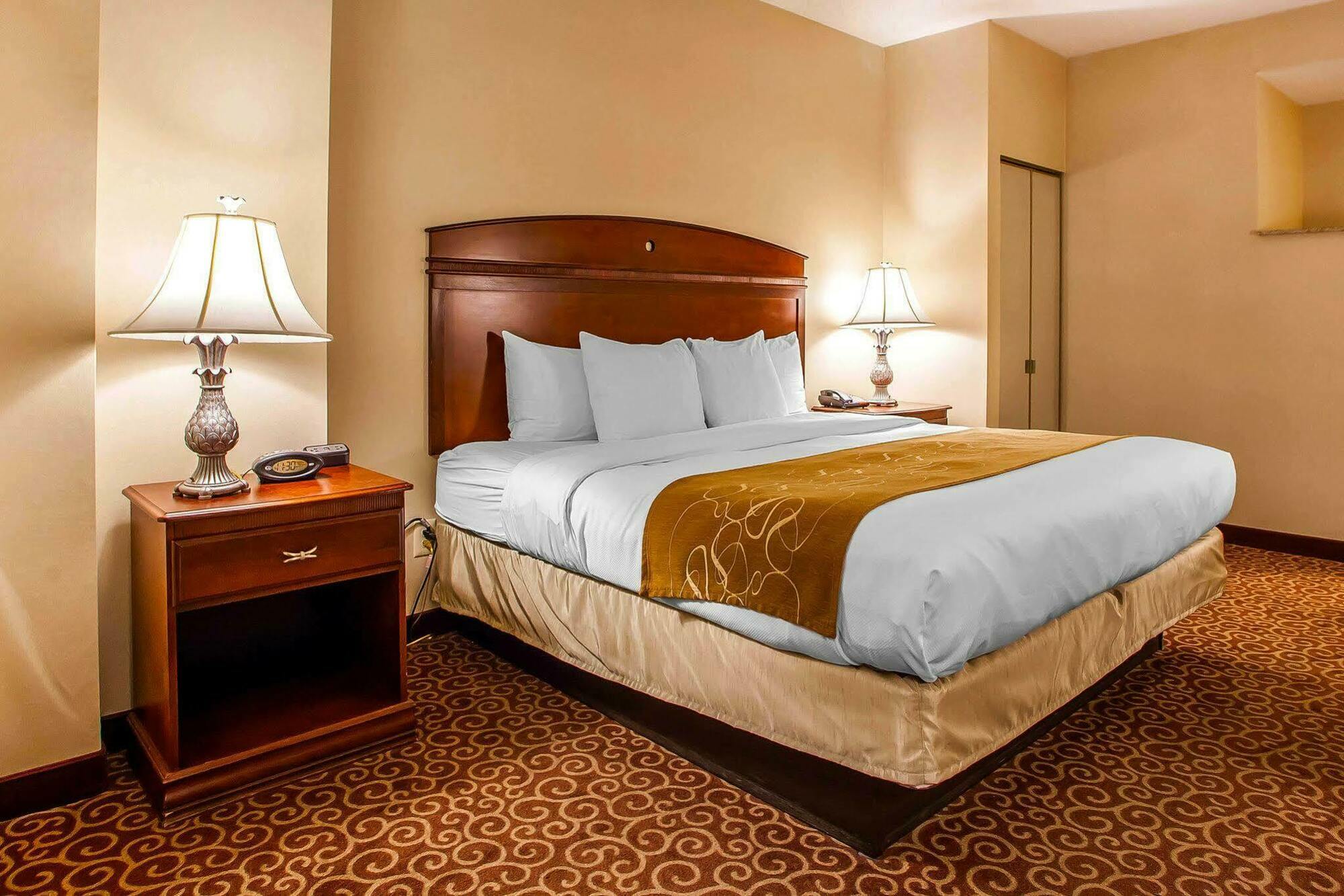 Comfort Suites East Brunswick - South River Екстер'єр фото